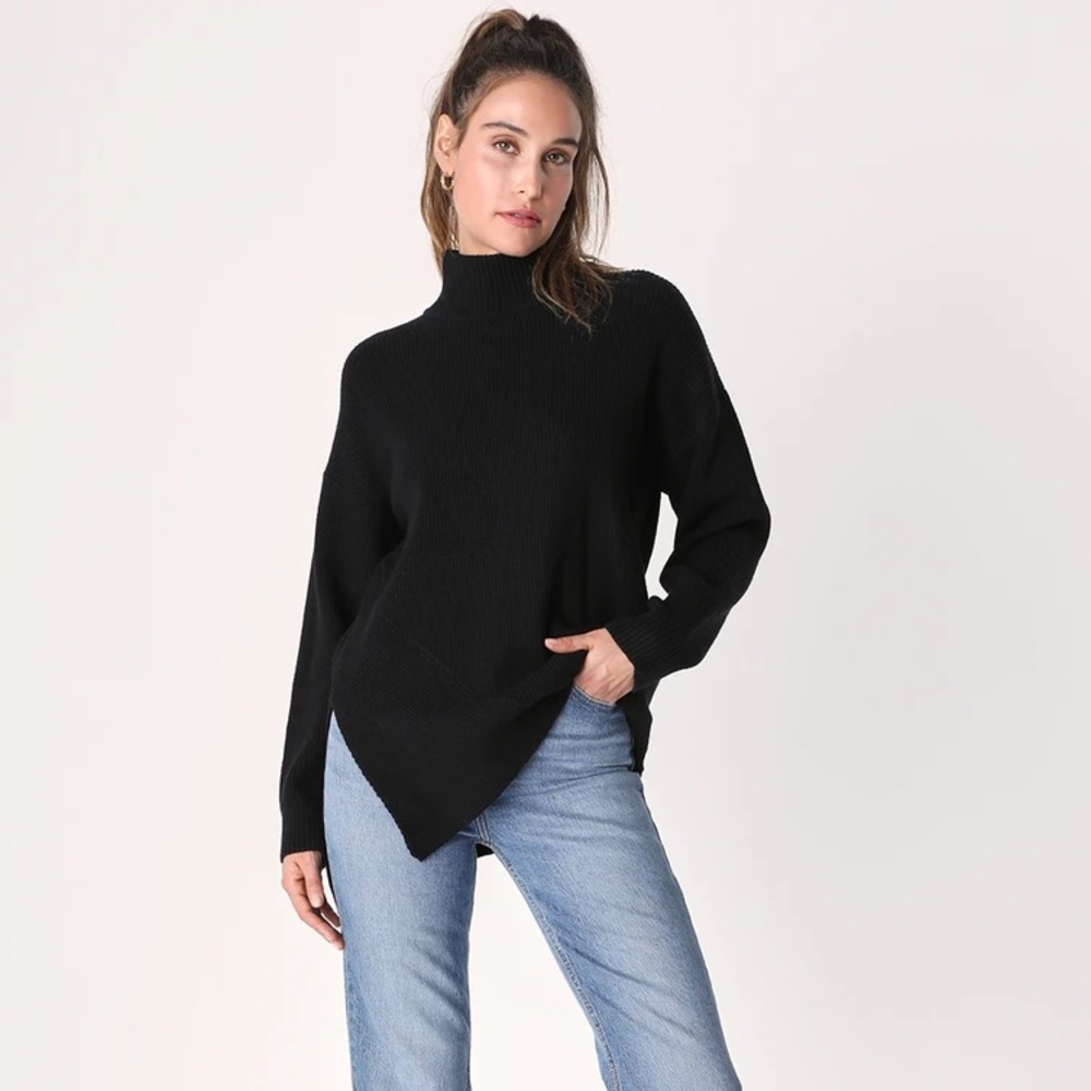 Lulu’s black sweater NWOT